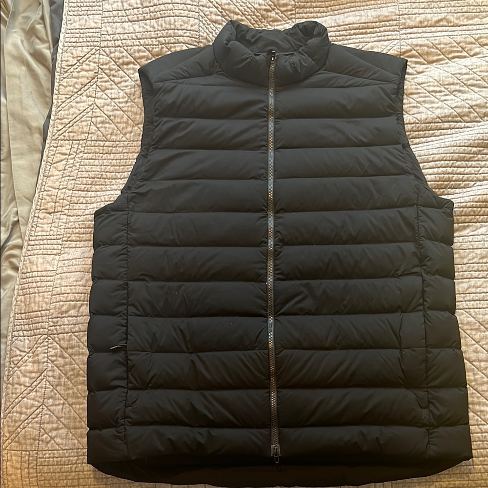 Men's Black Puffer Vest (Lululemon)